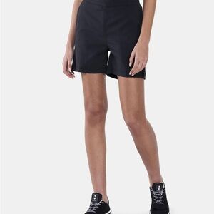 Columbia “On the Go” Black Shorts - ladies size large